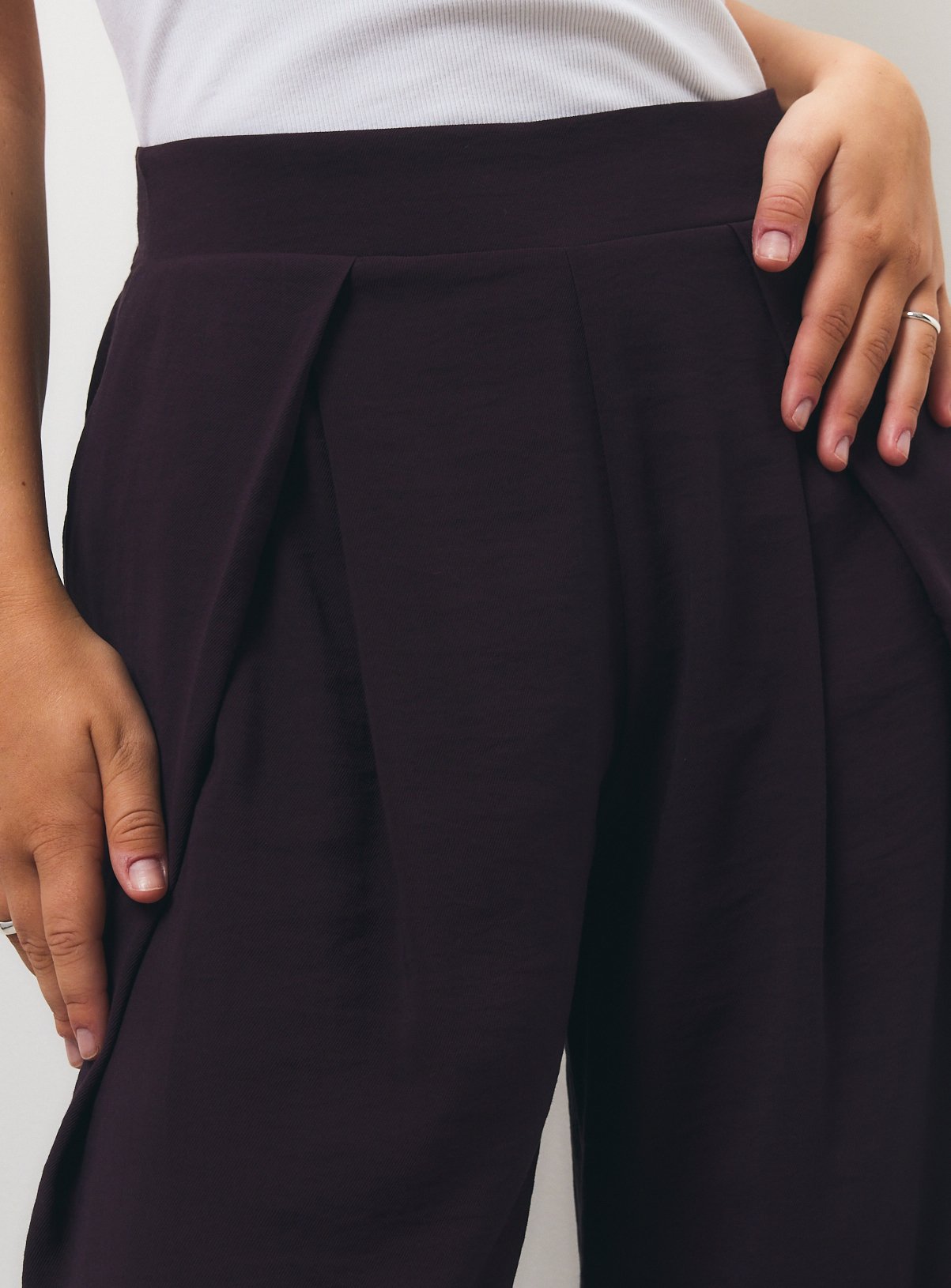 Dark Purple Wide Leg Pleated Trousers 24 - Image 3 thumbnail